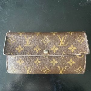 Louis Vuitton snap wallet
